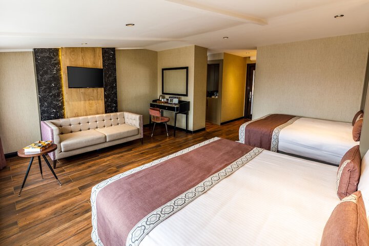 Room 17 of 107