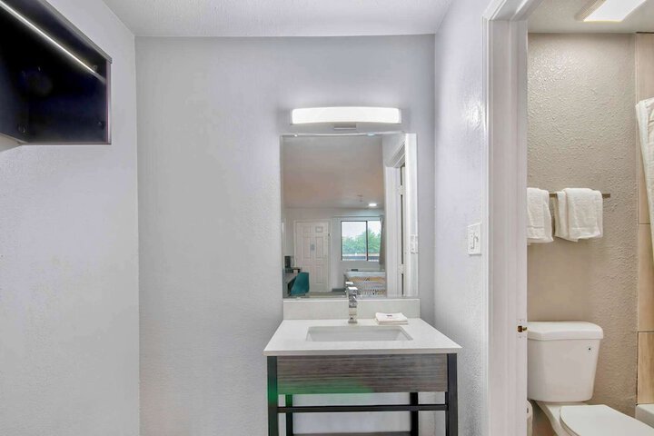 Room 35 of 42