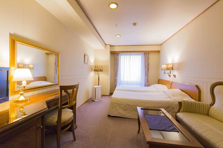 Room 14 of 35