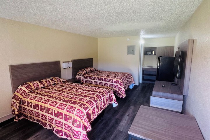 Room 5 of 7
