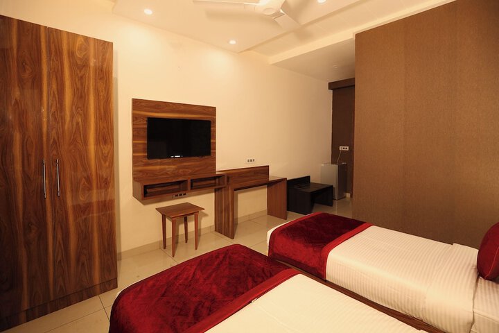 Room 46 of 77