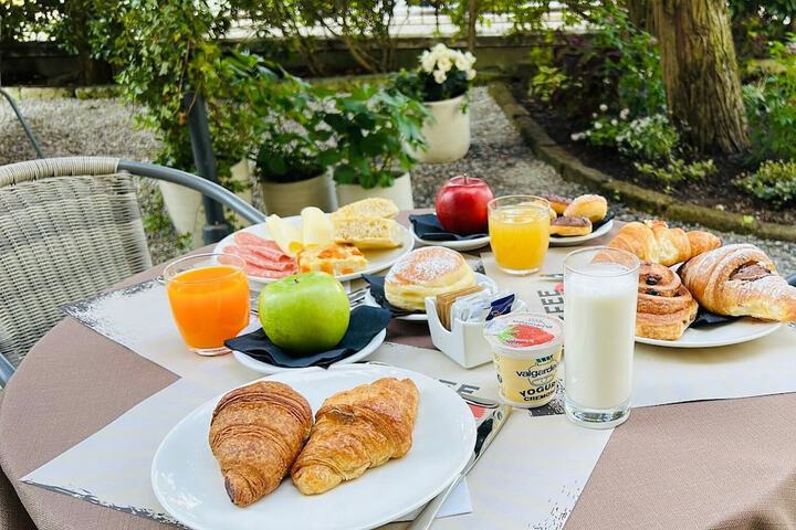 Breakfast/Coffee Service 28 of 78