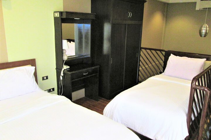 Room 10 of 45