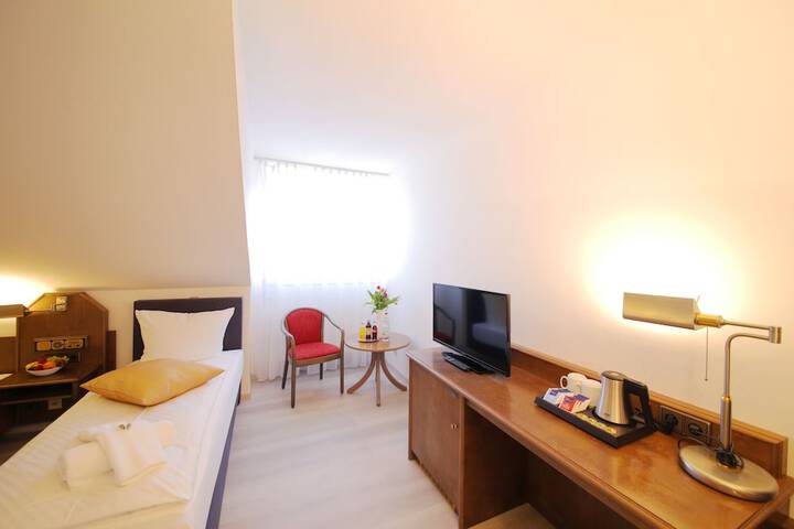 Room 9 of 41