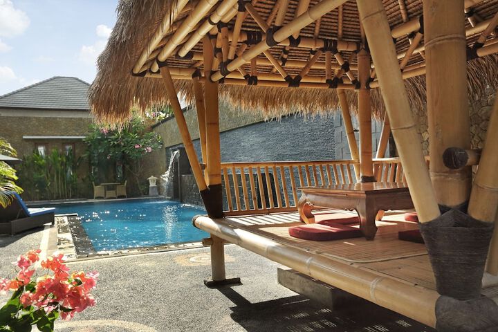 Pool Hotel