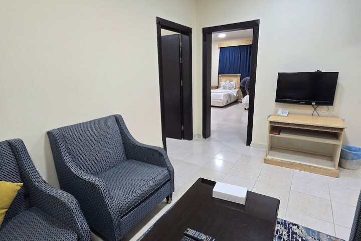 Room 26 of 33