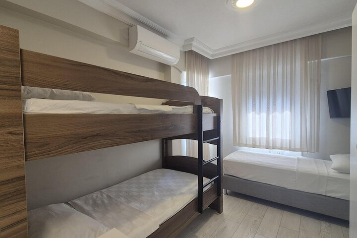 Room 42 of 102