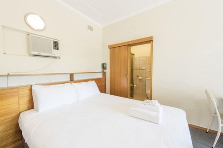 Room 15 of 50