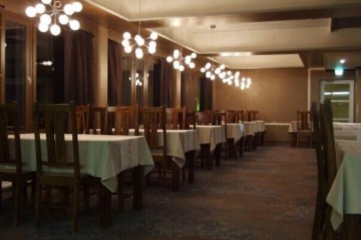 Dining 5 of 20