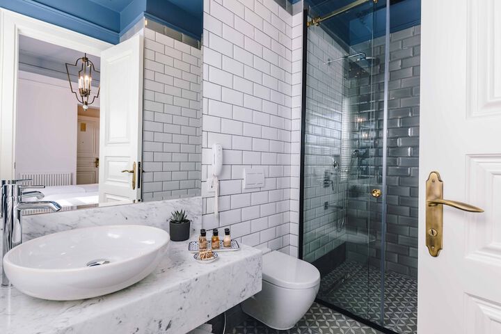 Room 27 of 54