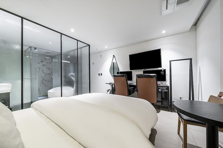 Room 26 of 52