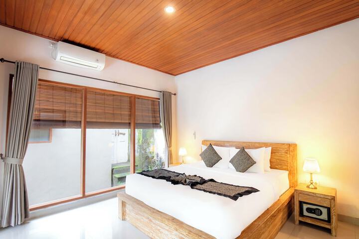 Room 30 of 76