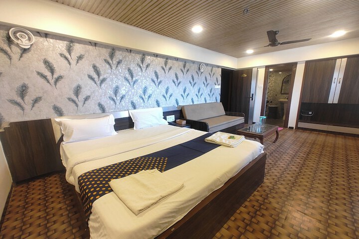 Room 11 of 35