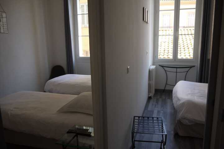 Room 11 of 18