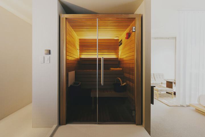 Room 10 of 36