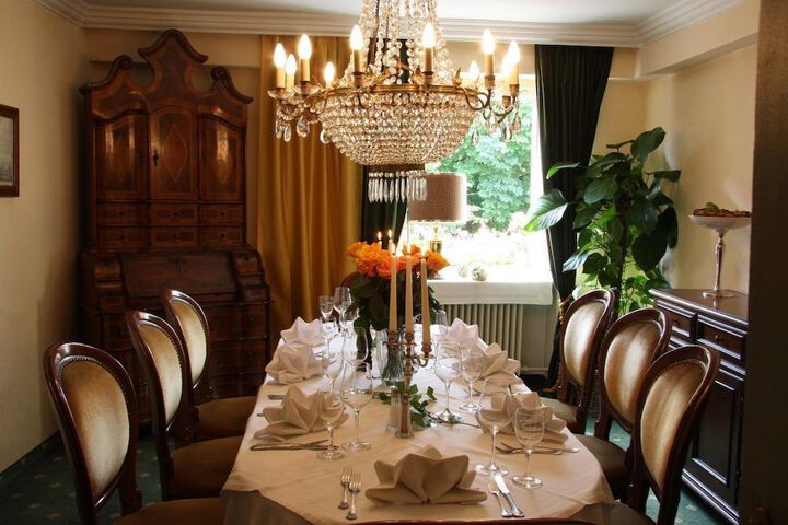 Dining 15 of 58