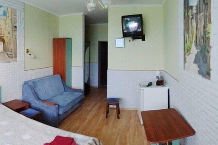 Room 16 of 60