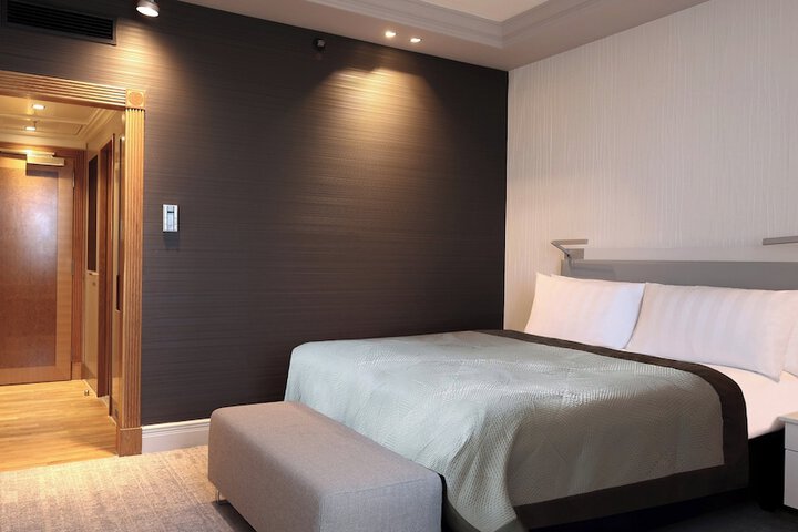 Room 183 of 457