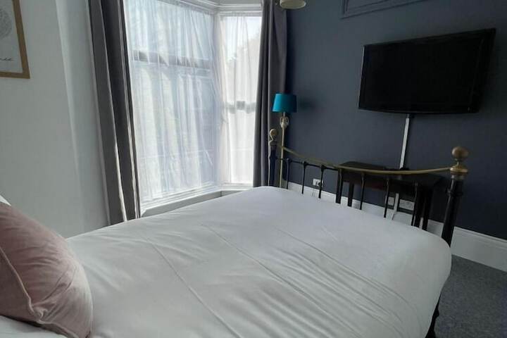 Room 10 of 74
