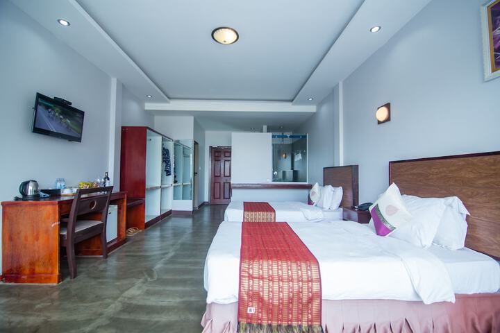 Room 10 of 30