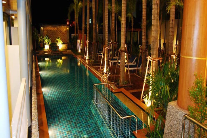 Pool Hotel