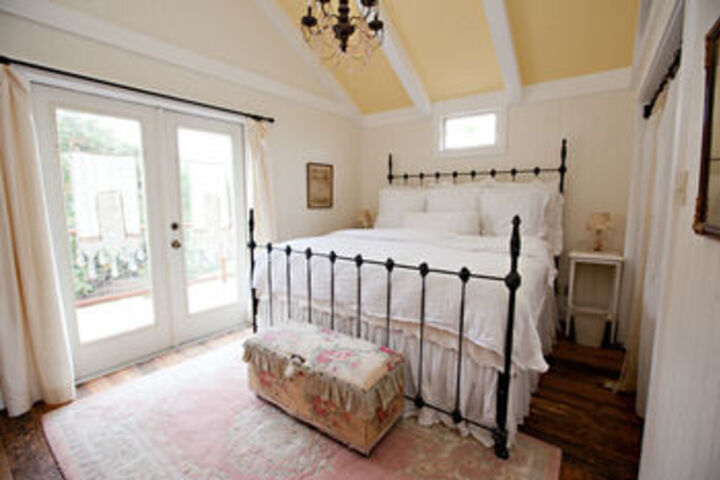 Room 4 of 13
