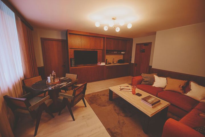 Room 30 of 63
