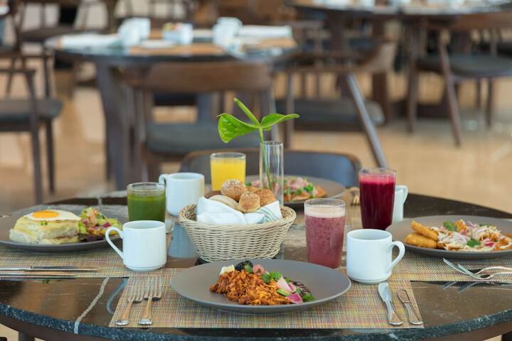 Breakfast/Coffee Service 62 of 76
