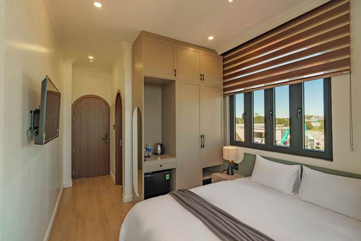 Room 12 of 71