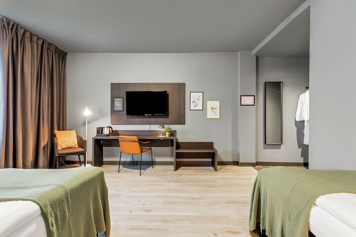 Room 14 of 60