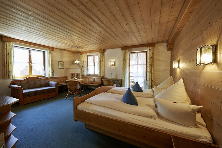Room 21 of 48