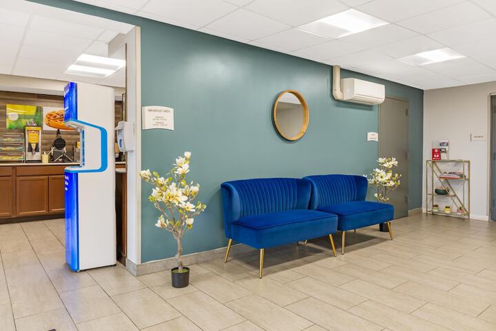 Entrance & Lobby