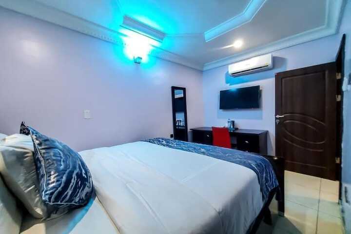 Room 16 of 27
