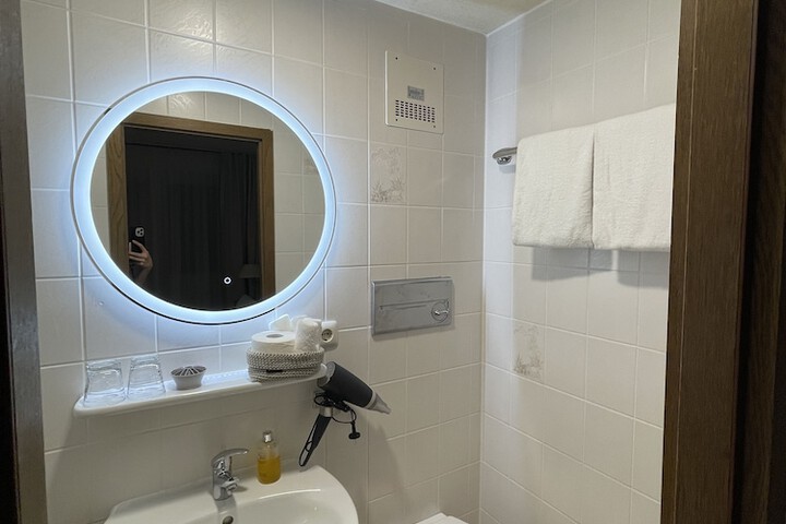 Room 78 of 128