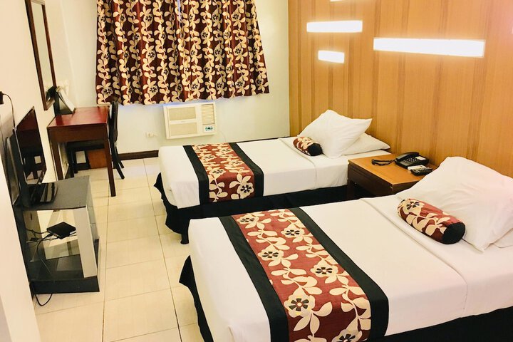 Room 7 of 80