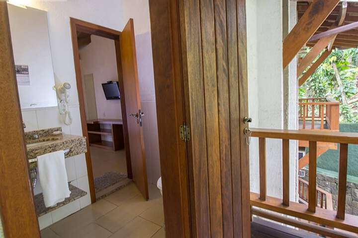 Room 105 of 189