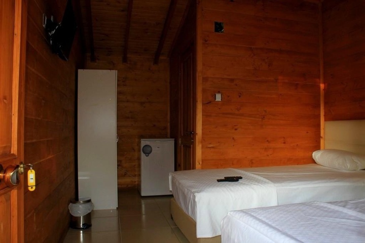 Room 4 of 11