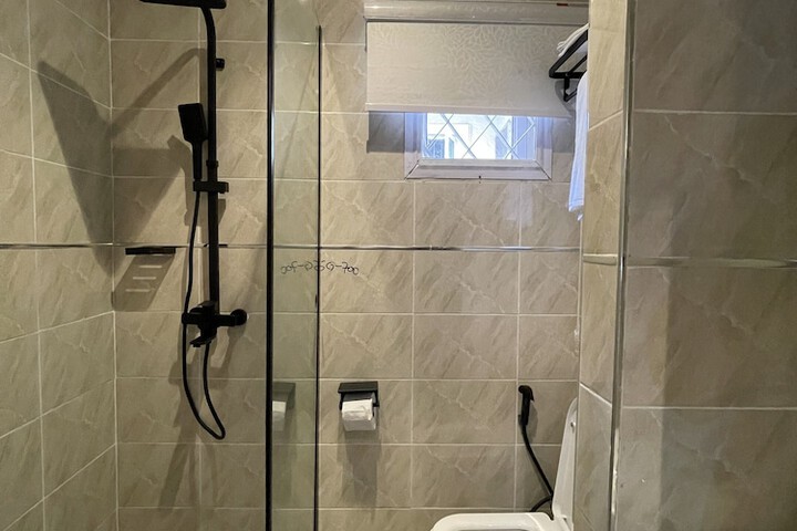 Room 18 of 29