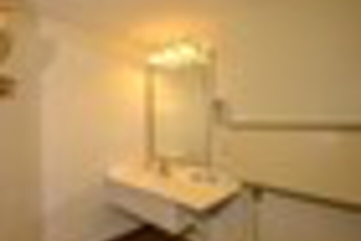 Room 176 of 207