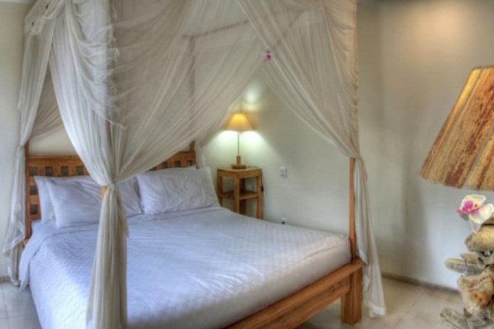 Room 3 of 20