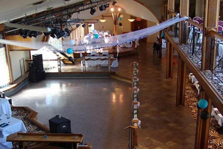 Banquet hall