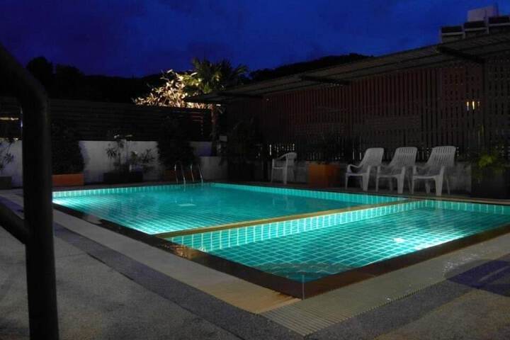 Pools & Facilities