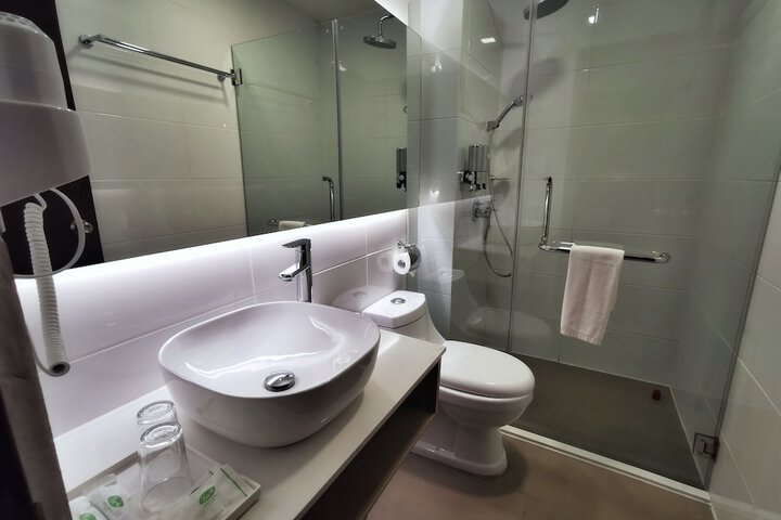 Room 16 of 25