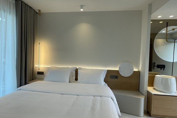 Room 7 of 24