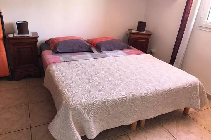 Room 4 of 30
