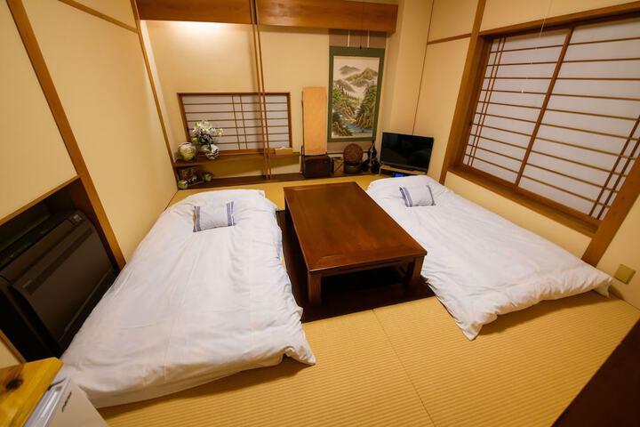 Room 12 of 22