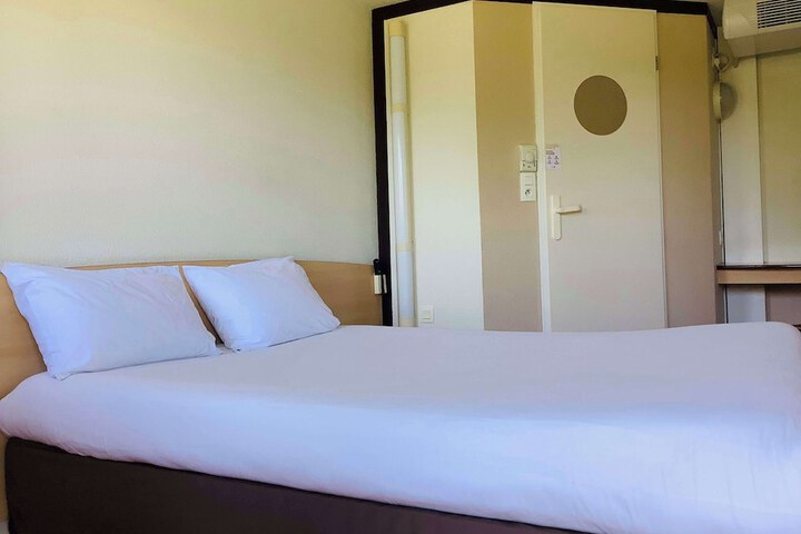 Room 17 of 44