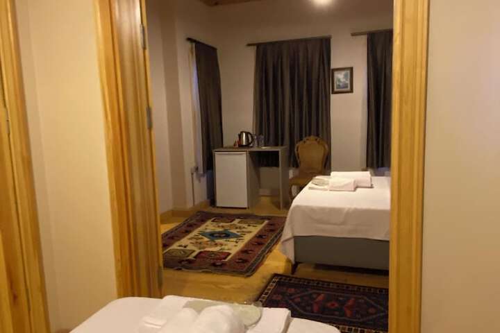 Room 17 of 48