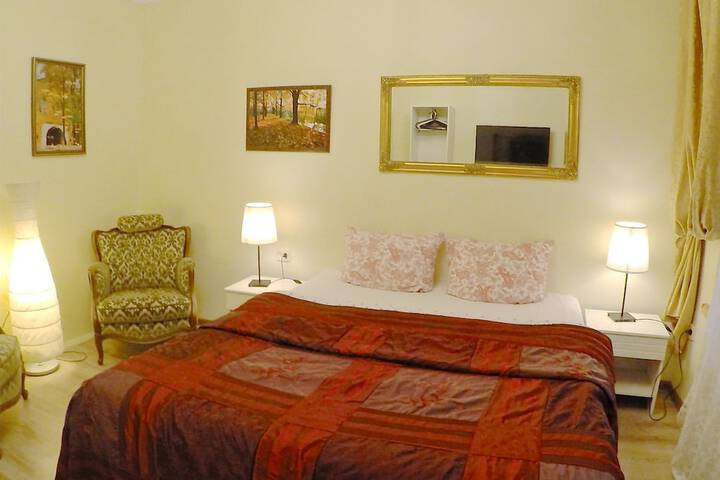 Room 10 of 79