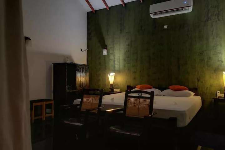 Room 26 of 74